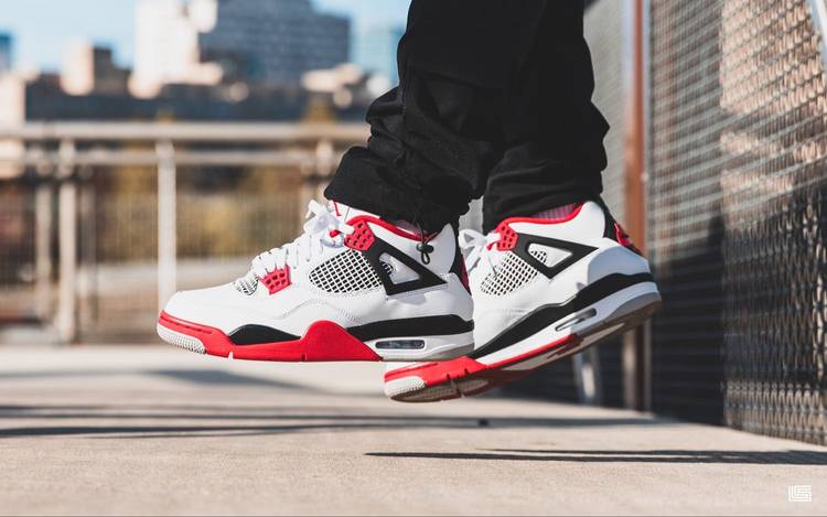 Air Jordan 4 Retro OG 'Fire Red' 2020